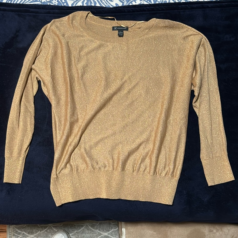 Lightweight sparkling sweater